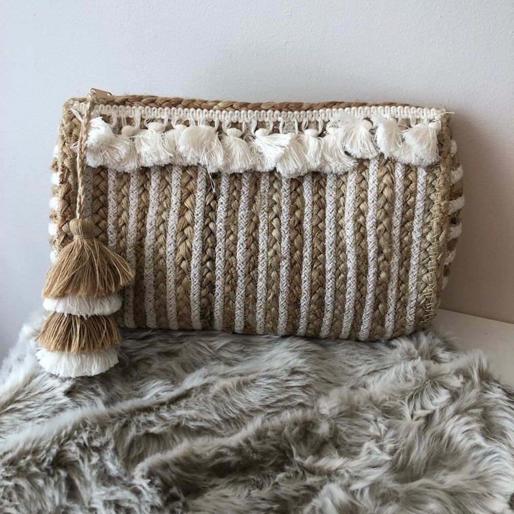 Woven Straw Beach Clutch